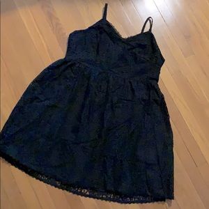 Adorable eyelet sundress ☀️